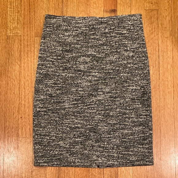 Ann Taylor Dresses & Skirts - AnnTaylor Black and White Women's Skirt Size 10